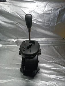 2007-2012 TOYOTA YARIS SHIFTER ASSEMBLY GEAR SELECTOR OEM - Picture 1 of 4