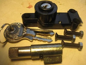 BMW /2 FORK AND GAS TANK COMPARTMENT LOCK SET W/KEYS+MOUNTING SCREWS R50-R69S - Picture 1 of 1