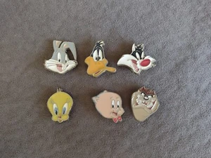Vintage Warner Bros Character 6 Button Cover Bugs Tweety Sylvester Porky Taz Daf - Picture 1 of 3
