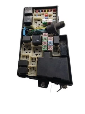 Fuse Box Engine Thru VIN 269999 Fits 06-07 VOLVO 50 SERIES 1159601 - Image 1 of 4