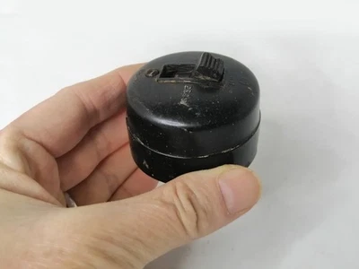 Interruptor de luz redondo vintage URSS baquelita negro polo único soviético años 50-60 Foto 1 de 4