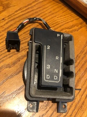 1986-94 年 JAGUAR XJ6、XJ40、DAIMLER SOVEREIGN SHIFTER SELECTOR TOP DBC 6133 — 第 1/4 张图片