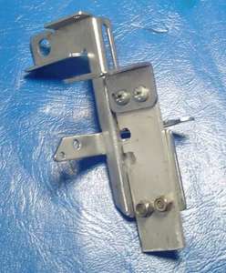 Throttle Cable Bracket USED - Bild 1 von 4