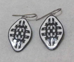 Orecchini pendenti gancio tono argento ceramica vetro fantasia bianco e nero 1-5/8” - Foto 1 di 11