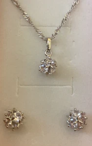 Pretty New White Gold Filled Round Clear Cubic Ball CZ Pendant & Earrings Set - Picture 1 of 6