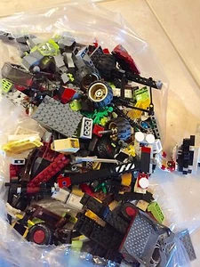 Lego lot 3 pounds (lbs) of genuine Legos. PLUS 10 MINIFIGURES Minifigs City - Picture 1 of 3