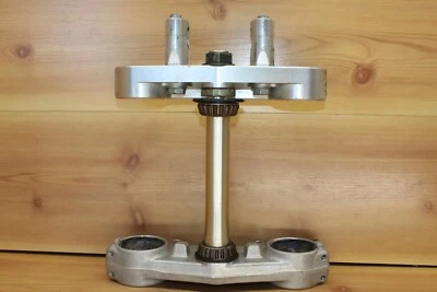 Yamaha YZ250F 2002 abrazaderas triples aplicadas árbol vástago de dirección abrazadera barra horquillas Foto 1 de 4