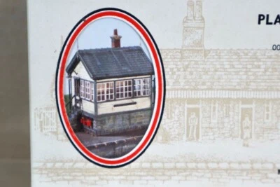 RATIO 503 OO GAUGE PLATFORM GROUND SIGNAL BOX MODEL RAILWAY LAYOUT KIT oi - Image 1 of 3