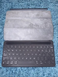 Teclado inteligente Apple iPad Pro 10,5"" MPTL2LL/A MODELO A1829 - Imagen 1 de 2