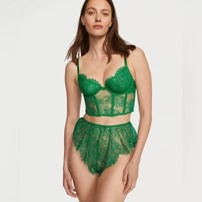 SMALL/MEDIUM Victoria’s Secret verdant green lace bra set shortie panties - Image 1 of 4