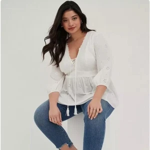 Torrid Size 2 2X eyelet lace babydoll peasant peplum crochet cottage blouse - Picture 1 of 8