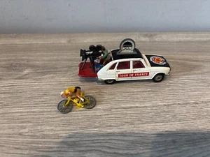 Corgi Toys Gift Set 13 Renault 16 Tour de France Paramount Original With Cyclist - Picture 1 of 22