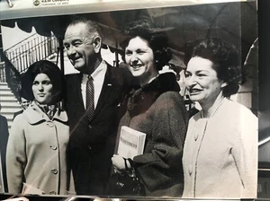 President Lyndon Johnson LBJ B&W Photos Letters Autographs Ephemera 🧡 - Picture 1 of 18
