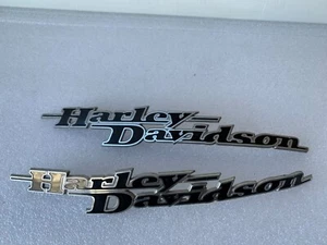 OEM HARLEY DAVIDSON FUEL TANK EMBLEMS BADGES SET 62435-11 - Picture 1 of 2