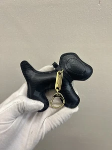 Nuevo MCM Negro Cartera Dije Felpa Lindo Cachorro Llavero/Llavero Perro Bolso Dije - Imagen 1 de 4