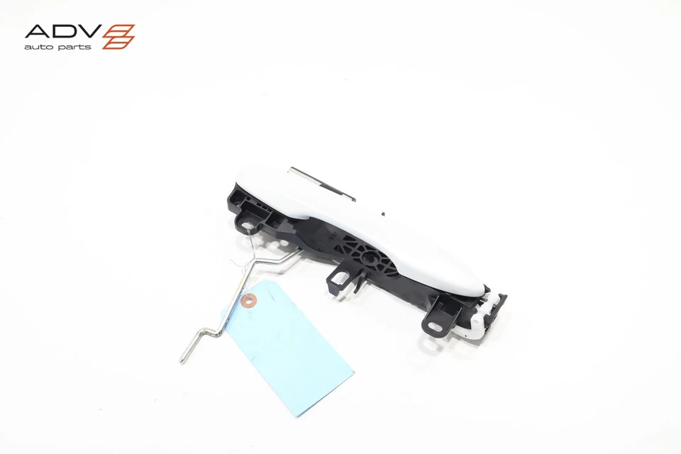 2021-2022 TOYOTA PRIUS PRIME FRONT RIGHT PASSENGER SIDE EXTERIOR DOOR HANDLE OEM - Image 1 of 4