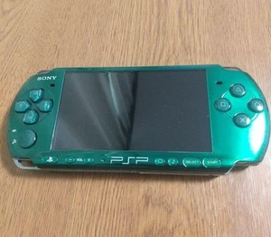 Sony PSP-3000 Spirited Green Konsole getestet funktioniert mit Ladegerät PlayStation Japan - Bild 1 von 3