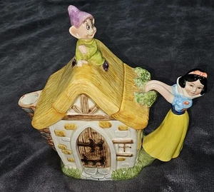 Disney Biancaneve e Sette Nani Casetta Teiera in Ceramica con Dopey *Chip* - Foto 1 di 7