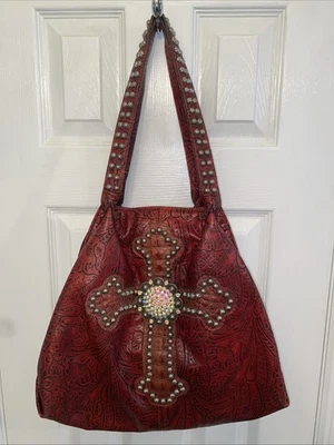 Bolso de Hombro Raviani Rojo Cristales Repujados Cruz Grande Cubo con Cruz Foto 1 de 4