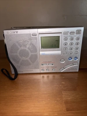 Sony ICF-SW7600GR Radio FM-Stereo/SW/MW/LW Synthesized Receiver silber funktioniert - Bild 1 von 4