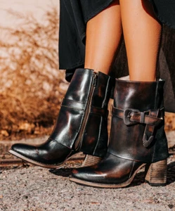 FREEBIRD Jylina Black/Brown Leather Block Heel Mid Calf Women's Boots Sz US 10 - Picture 1 of 14