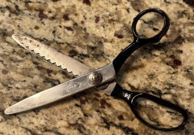 Vintage  Pink king U.S.A. ZigZag Shears Scissors 7.5” Sewing Cloth Cutting - Image 1 of 4