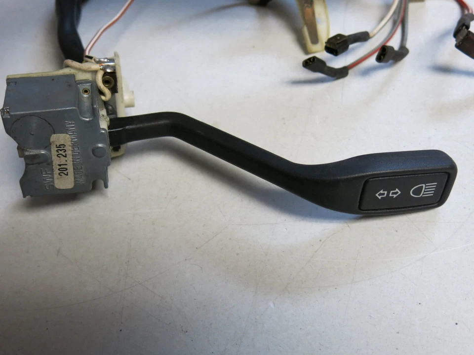 Interruptor de señal de giro Porsche 911 1982 SWF 201.235 Foto 1 de 4