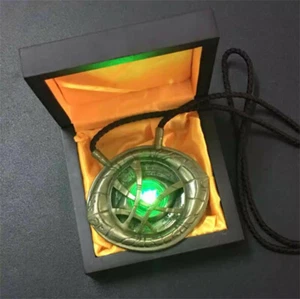 1:1 Dr. Doctor Strange LED Light Necklace Eye Agamotto Pendant Cosplay Prop Gift - Picture 1 of 8