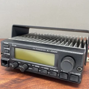ICOM FM Transceiver IC-2000 - Bild 1 von 8