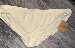 Calvin Klein Ladies Shorty Pants Form To Body Size XXX Large New Tags Nude 3 XL - Picture 1 of 13
