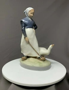 Royal Copenhagen Figurine, Woman, Girl and Goose, No. 528 - Picture 1 of 7