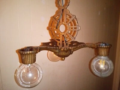 ANTIGUA ARAÑA GÓTICA PURITANA AÑOS 30 3 lámparas hechas de HIERRO FUNDIDO todo original  Foto 1 de 4