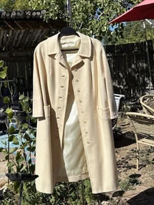 Vintage Woman’s Cream Wool Coat YOUTHCRAFT Size M-L Buttons Lined ILGWU - Picture 1 of 15