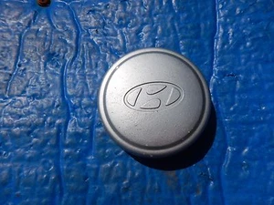 Hyundai Accent wheel center cap hubcap emblem 70659 OEM - Picture 1 of 6