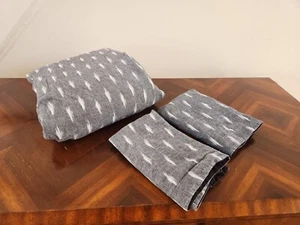 John Robshaw Grey Off White IKAT Queen Duvet Cover Set 2 Standard Shams - Picture 1 of 11