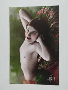 🟢Donna nuda osé francese con simpatica figura, foto cartolina stile anni 1910-1920 - Foto 1 di 2