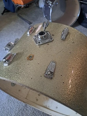 Bajo clásico Ludwig 22" plateado brillante vintage carcasa con tacos y patas Foto 1 de 4