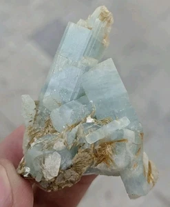 42 gm Aesthetic & Well Terminated Aquamarine Crystals Buuch With Muscovite Mice. - Picture 1 of 11