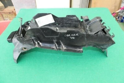 Soporte para matrícula Honda CBR 125 R 2007 Mudguard 80100-KPPF-8600 04-06 171 Foto 1 de 4