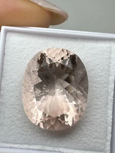FLUORITA ROSA FACETADA (12.44cts.) Fluorita rosa, facetado Planggenstock CH - Imagen 1 de 4