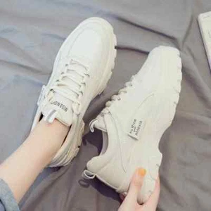 Sneakers grosse di marca estremamente alla moda: sali senza sforzo il - Foto 1 di 26
