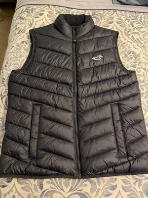 Chaleco acolchado hollister para hombre mediano en azul marino  Foto 1 de 2