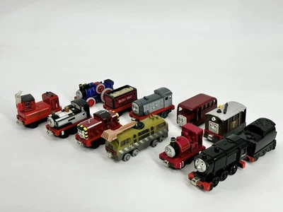 Lote de 12 carros Thomas & Friends Take N Play magnéticos de metal fundido com motores Mattel - Imagem 1 de 4