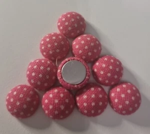 10 x Stoff bedeckter Knopf Flatback kein Loch zum Nähen (HANDWERK) ROSA/ROTER SPOT15 mm - Bild 1 von 2