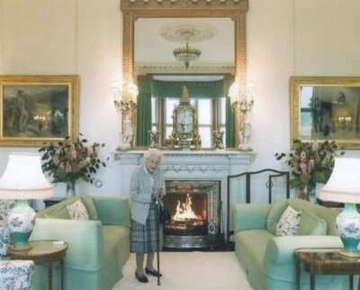Queen Elizabeth ll Her Last Photo at Balmoral Castle Sept 2022 8X10 Quality NEW  - Image 1 of 4