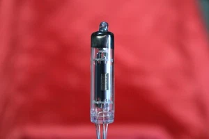 Raytheon 5902 - Excellent NOS Condition, premium quality Raytheon Tube - Picture 1 of 3