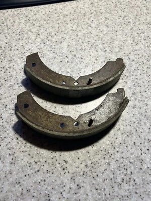 Пара (2 туфли) Reliant Rebel передние тормозные колодки. Подлинный надежный новый из старых запасов - Изображение 1 из 3