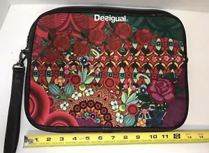 Desigual 10”x13” Tablet Computer Portatile Custodia Documenti Chiusura Zip Fodera Peluche - Foto 1 di 7