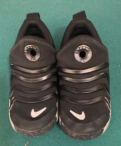 Nike Dynamo Go Flyease Toddler Shoes Size 10 Black DH3438-001 Great Condition - Picture 1 of 6