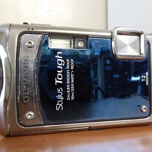 Cámara digital Olympus Stylus Tough 8000 12 MP 2,7 LCD (azul) - Imagen 1 de 6
